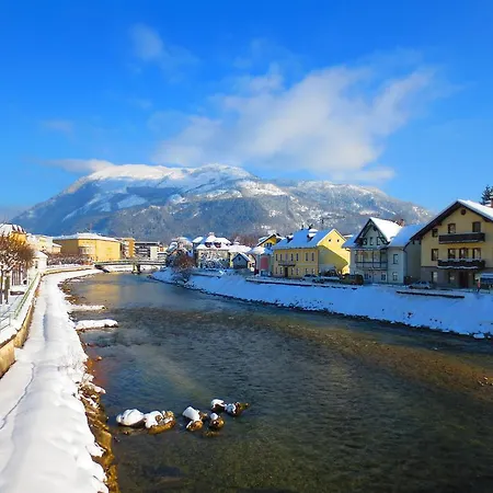 Grünes Flores: Oasis With Zero Emissions * Bad Ischl