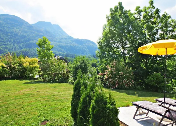 Flores, Oder Doppelzimmer, Im Grünen, 5 Gehminuten Ins Zentrum, Parkplatz, Zero Emissions Ferienhaus *